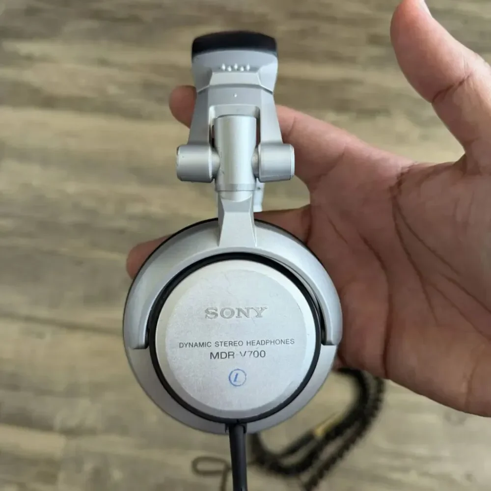 Sony MDR-V700 Over-Ear DJ Headphones - Silver